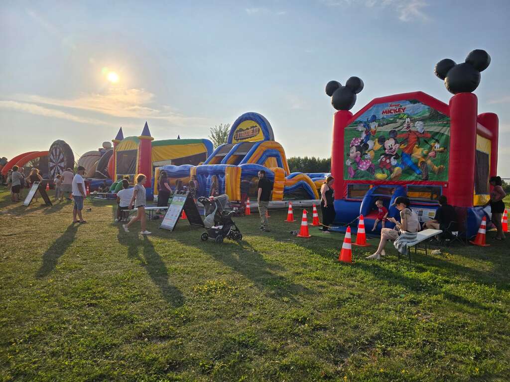 Bouncy castle rentals Toronto event setup by Castle Kid Jumping Castles