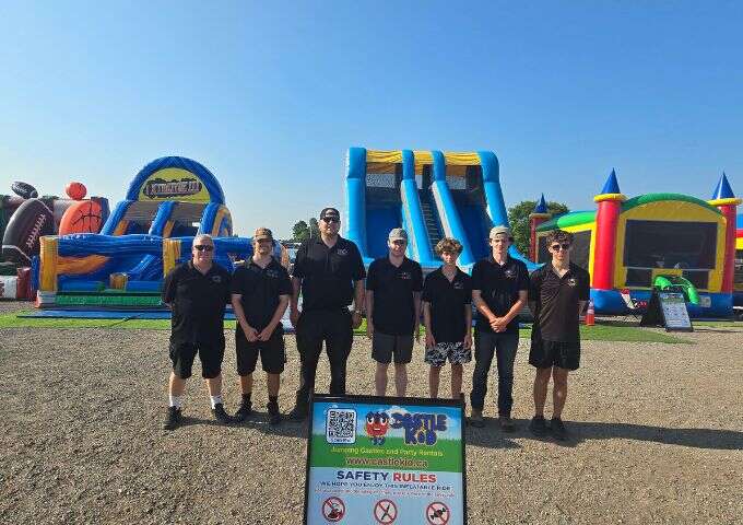 Toronto bouncy castle rentals and inflatable games from Castle Kid