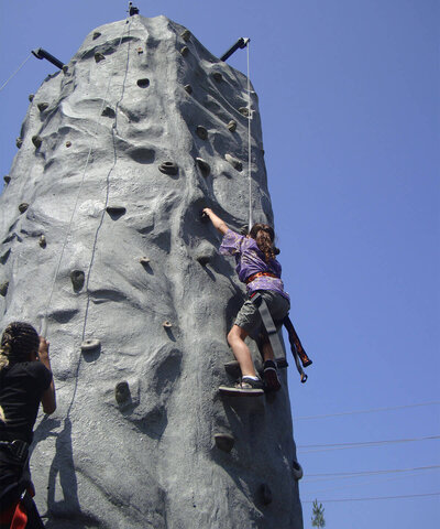 Rock wall for 2 hours