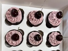 Chocolate Cherry Cupcakes 