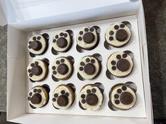 Reese's Paw Print Cupcakes per Dozen