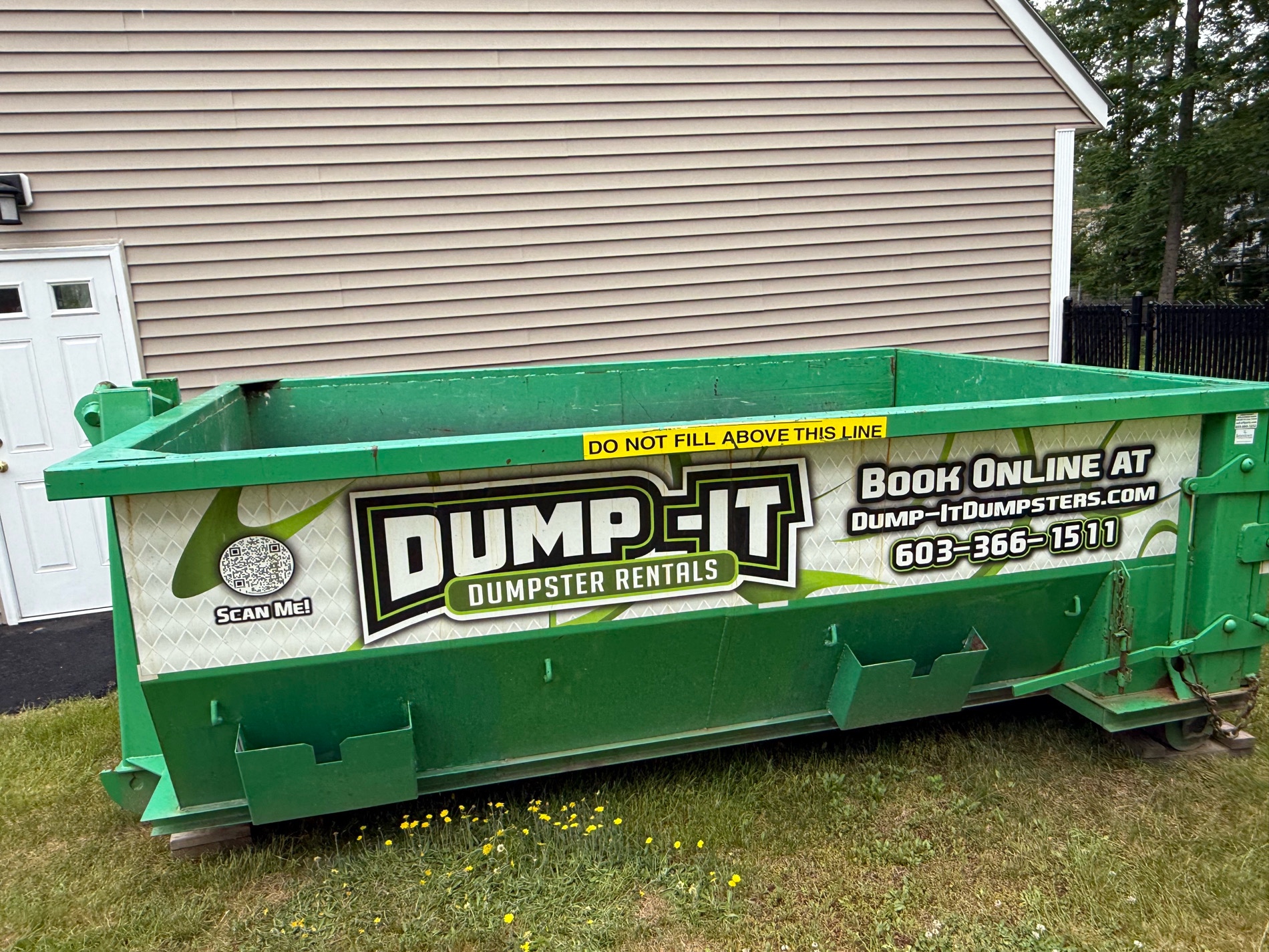 trucks from dump-it dumpster rentals
