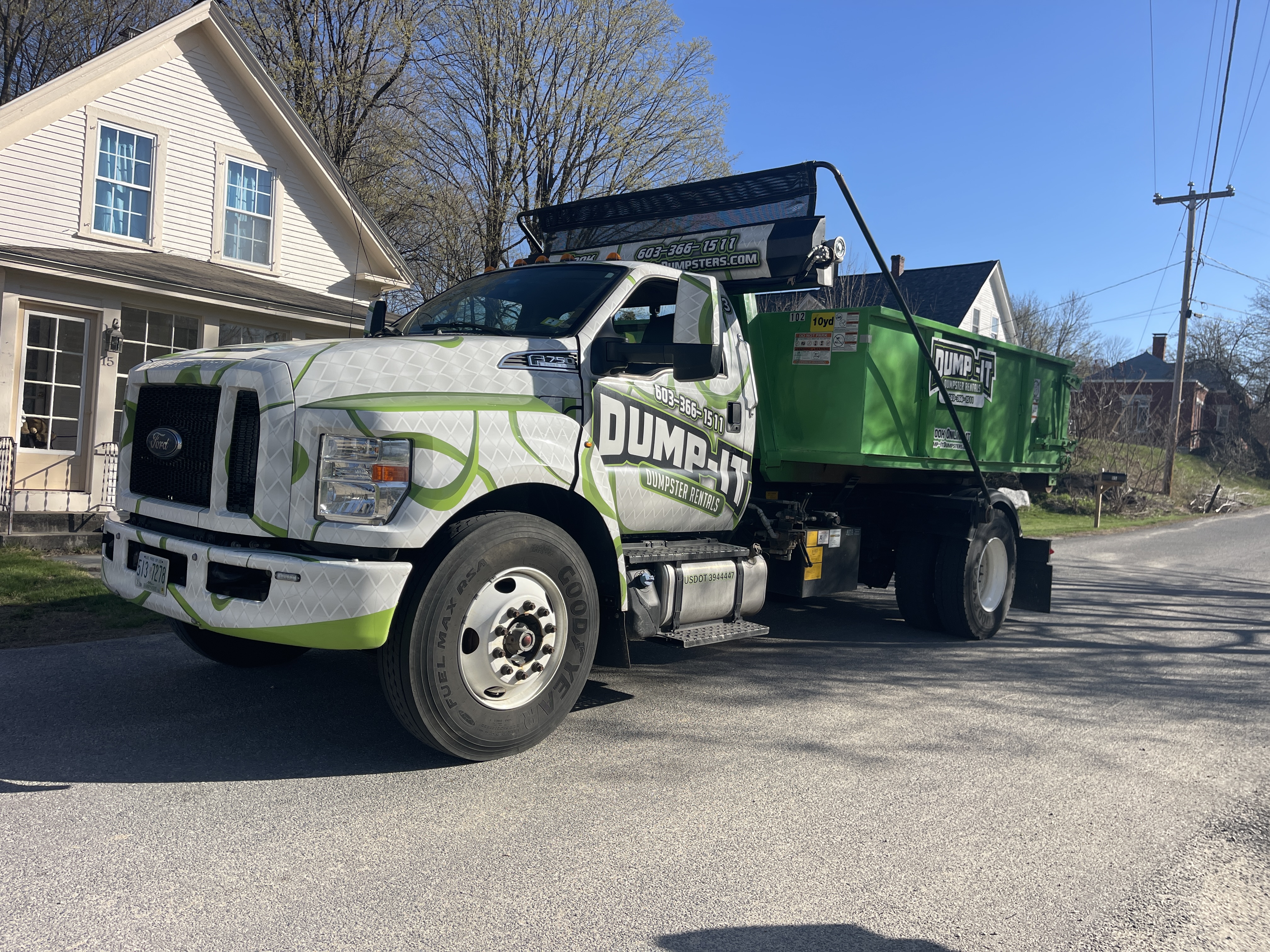 Dump-It Dumpster Rentals in New Hampshire Logo