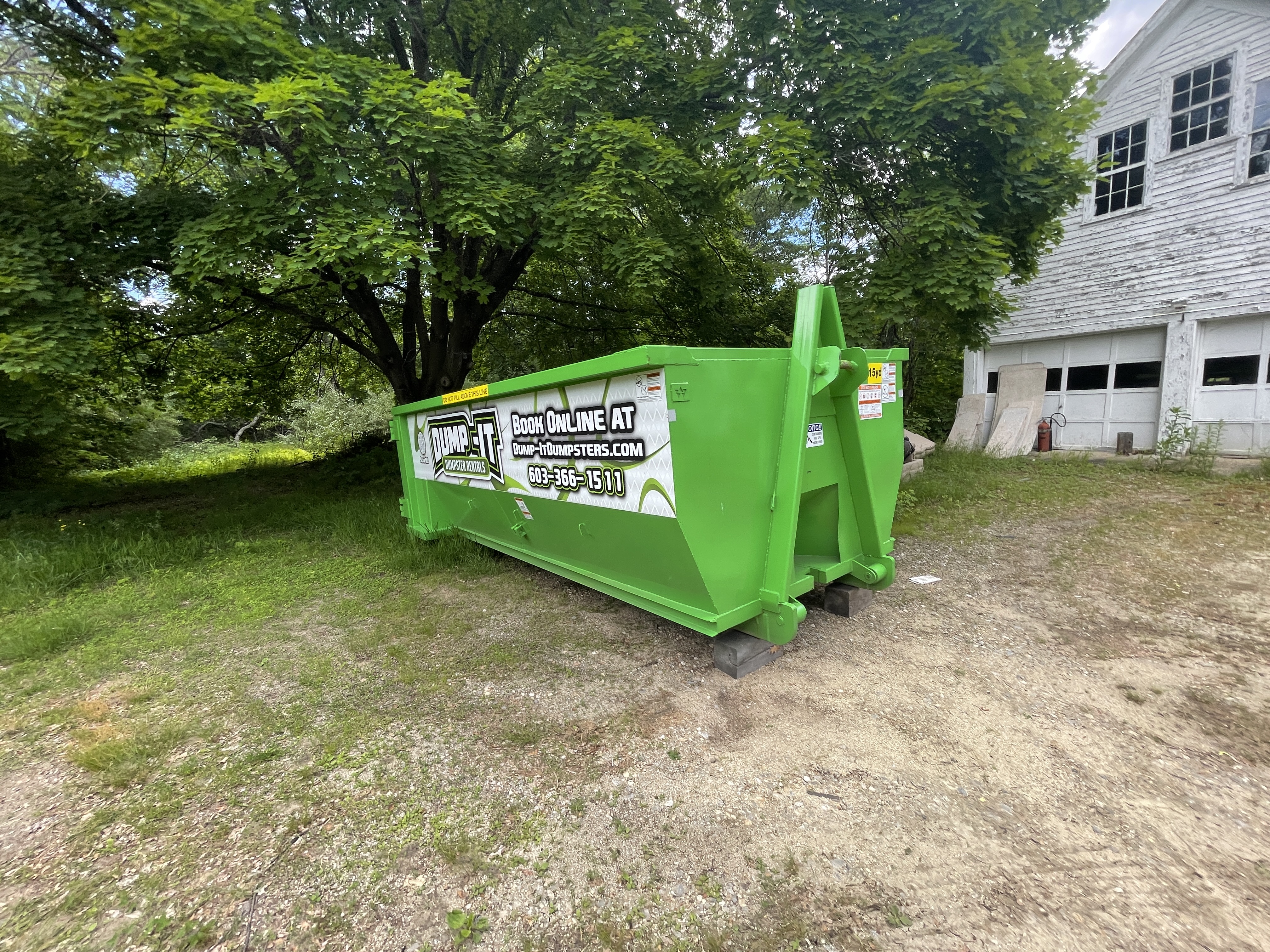 Dump-It Dumpster Rentals in New Hampshire Logo