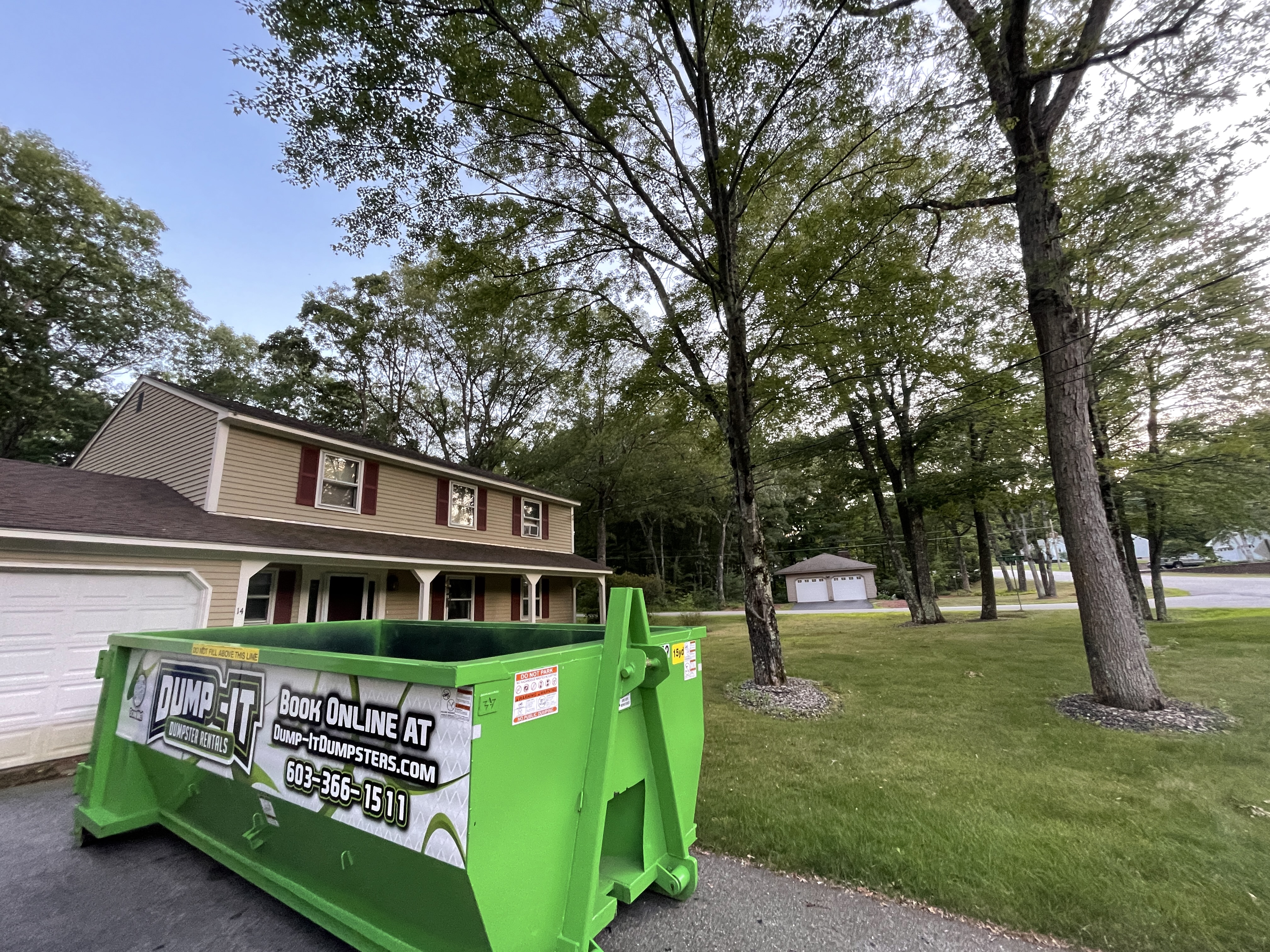 trucks from dump-it dumpster rentals