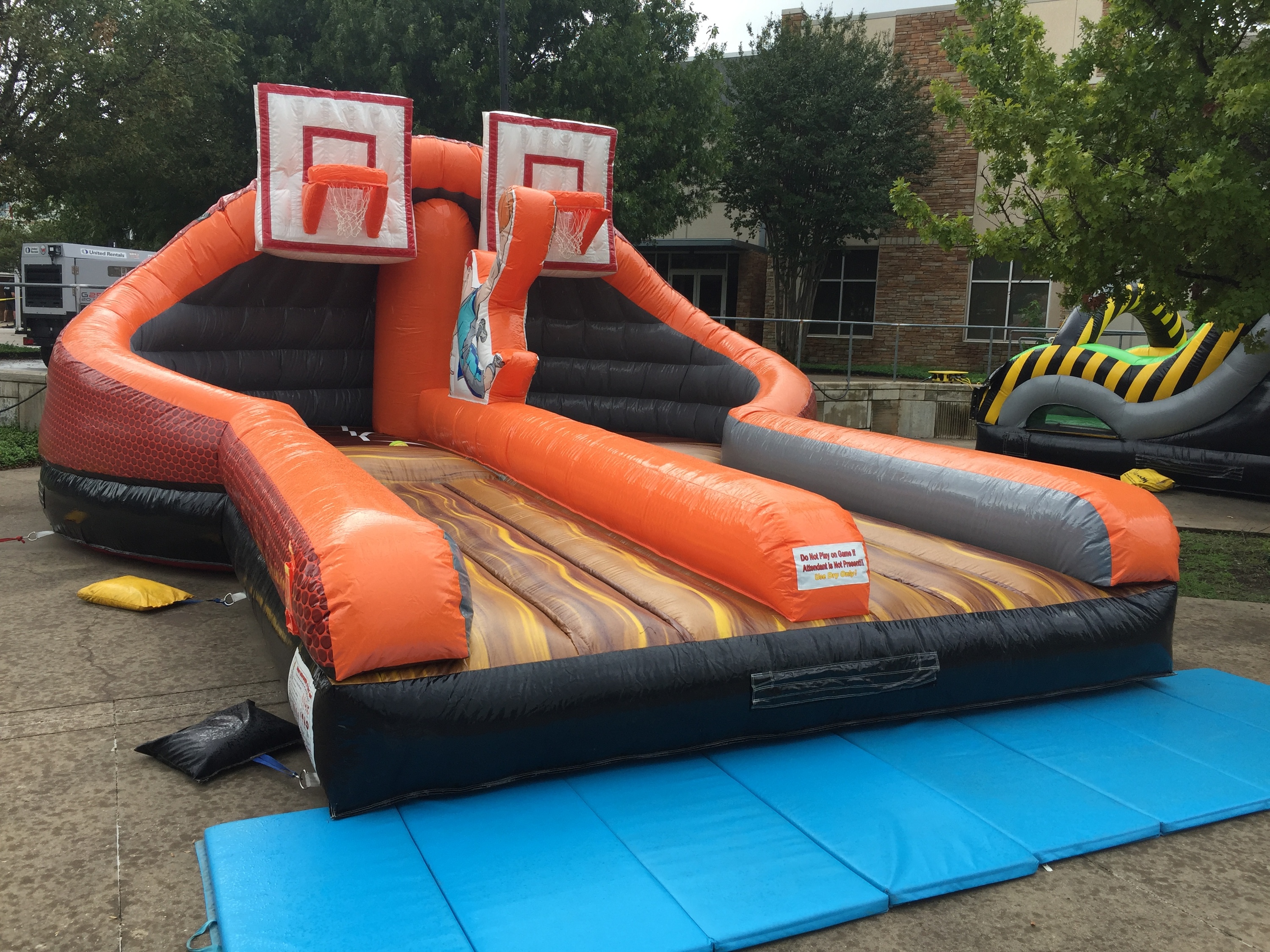 bounce house rentals dallas