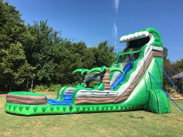 Wet 24 ft Emerald Crush Water Slide with Pool