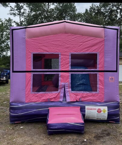 Razzle Dazzle Bounce House