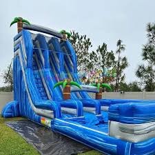 TROPICAL WATERSLIDE WITH SPLASH