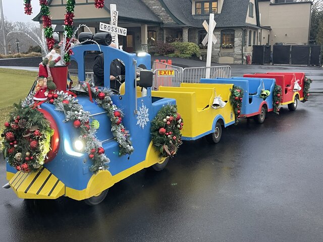 Trackless Train 1 - Winter Holiday Themed