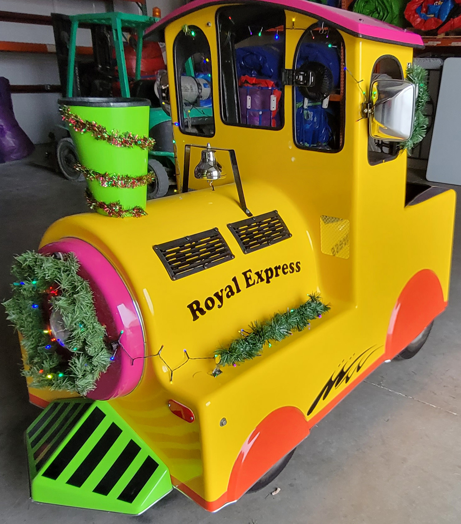 Trackless Train Rental Side View Grapevine Texas