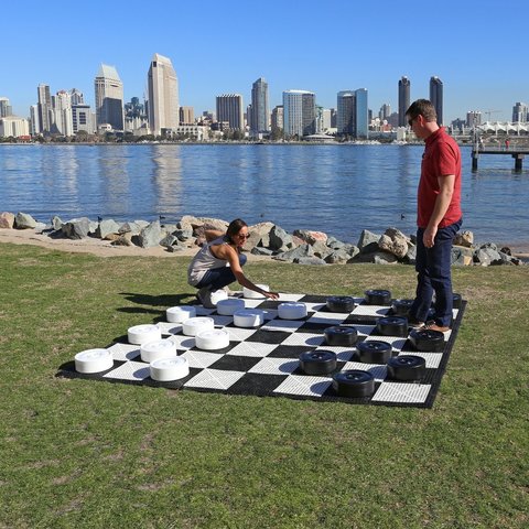 Giant Checker Game CP