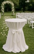 COCKTAIL TABLE WITH LINEN AND BOW