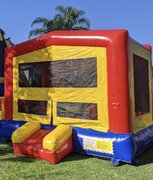 Deluxe bounce house