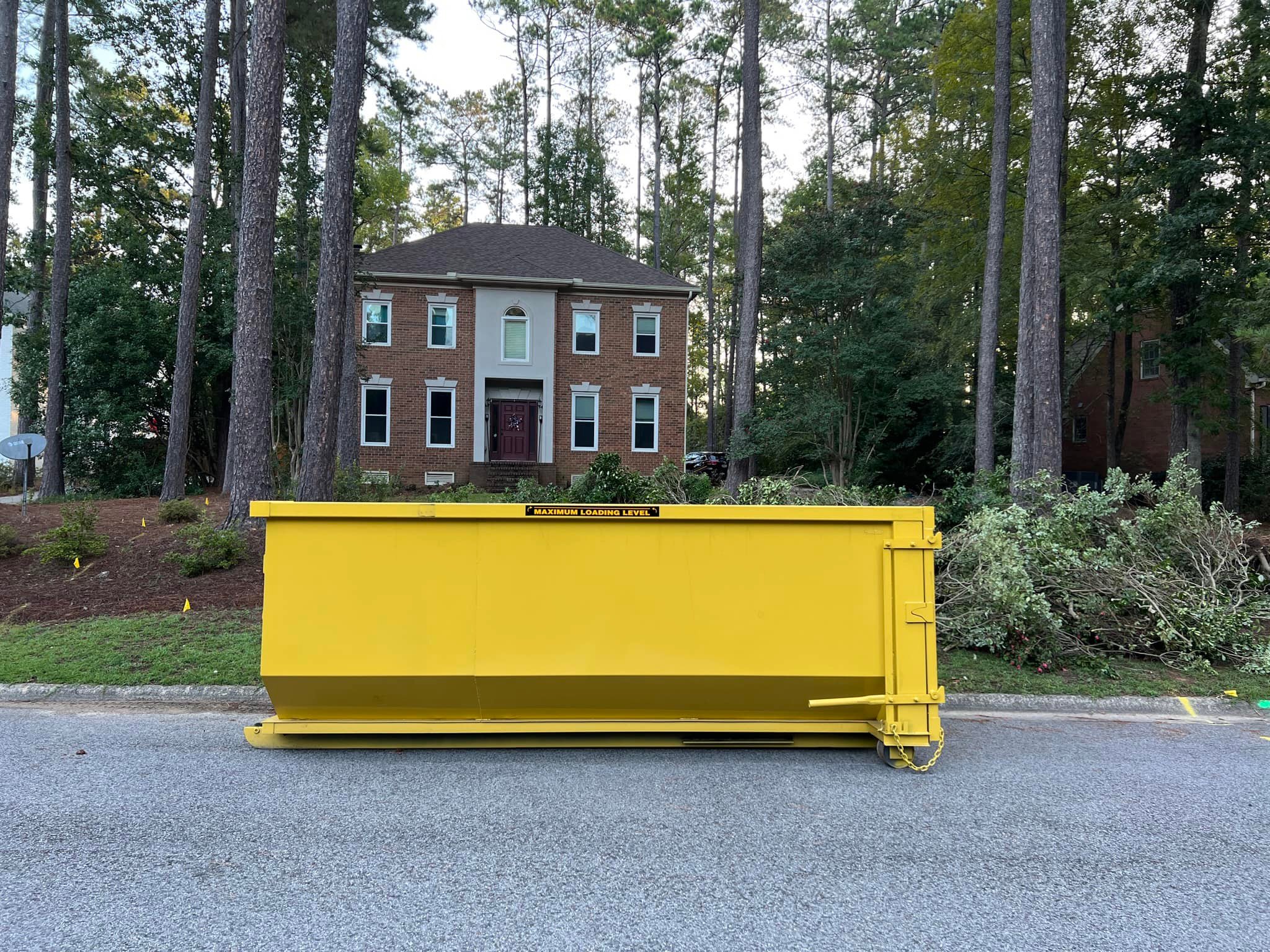 Dumpster at a commercial building from Dumpee Dumpster Rentals Dumpster at a commercial building from Dumpee Dumpster Rentals