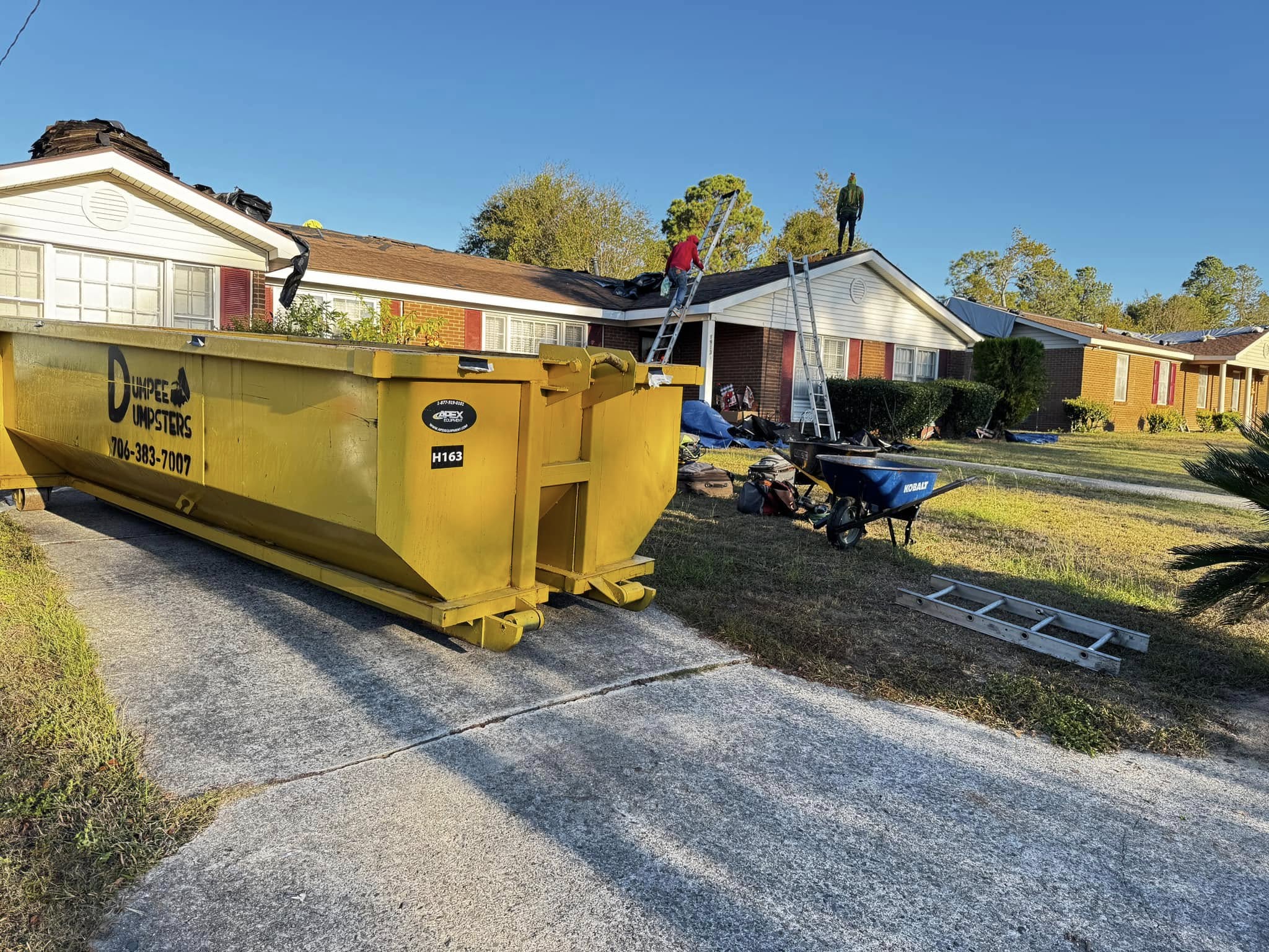 Industrial dumpster from Dumpee Dumpsters Industrial dumpster from Dumpee Dumpsters