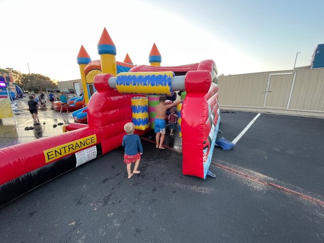  Inflatable Car Wash Rinse-Off Station
