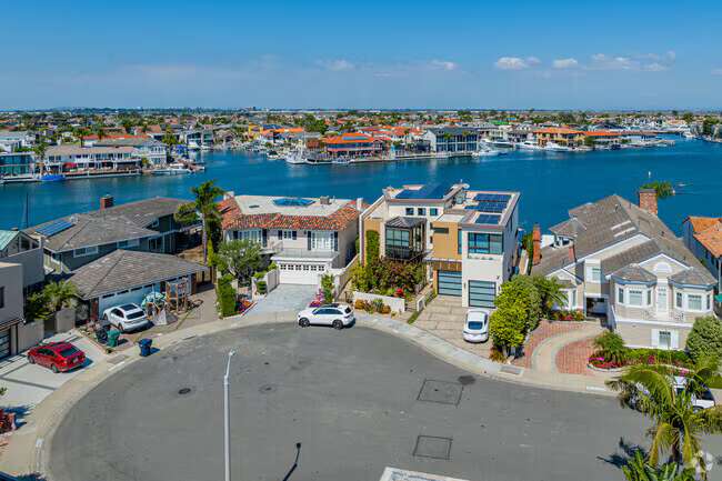 Huntington Harbour neighborhood in Huntington Beach, CA