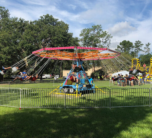 Cyclone Swing Carnival Ride