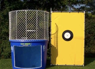 Dunk tank 
