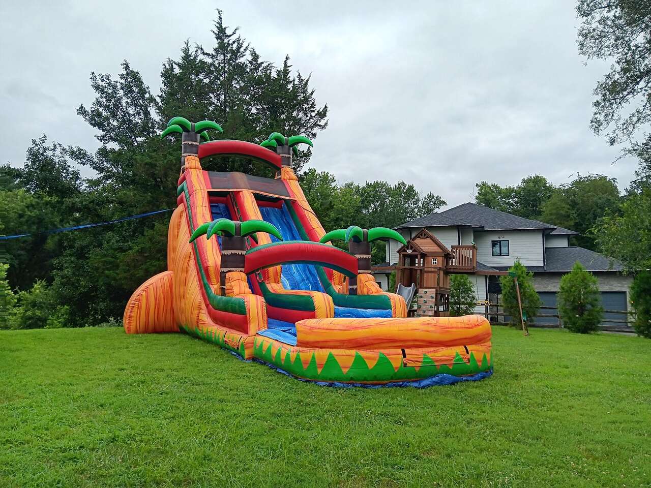 Smiley Jump Instagrammable Backdrop - Premium Photo-Ready Inflatables