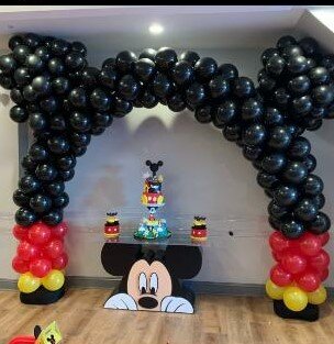 Mickey or Minnie Mouse Arch