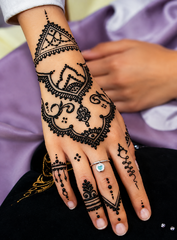 Henna Artist 