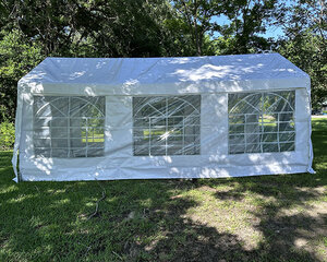 Tent 10X20 with sides