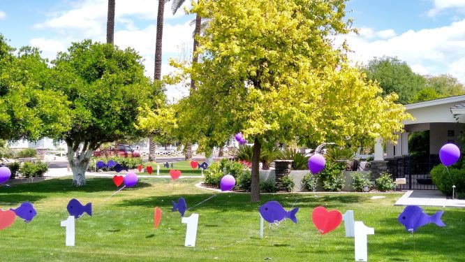 1st birthday yard card signs of fish and hearts in Arcadia AZ