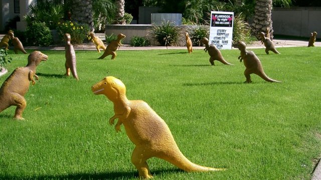 dinosaur yard decorations