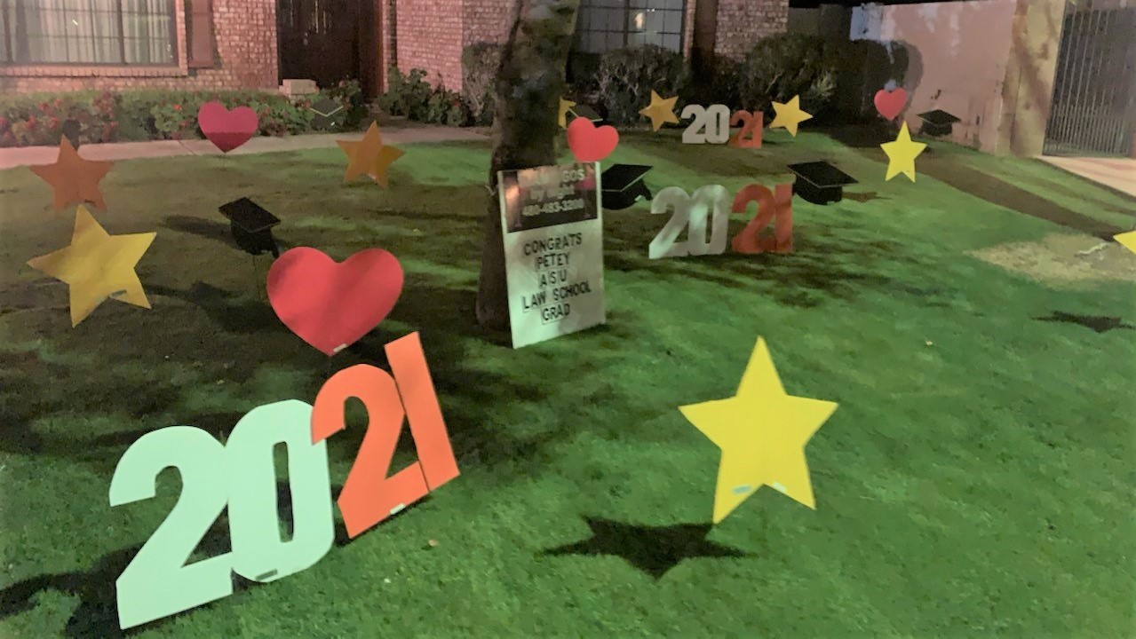 hearts, stars,caps, 2021s yard card signs for graduation announcement near Tempe