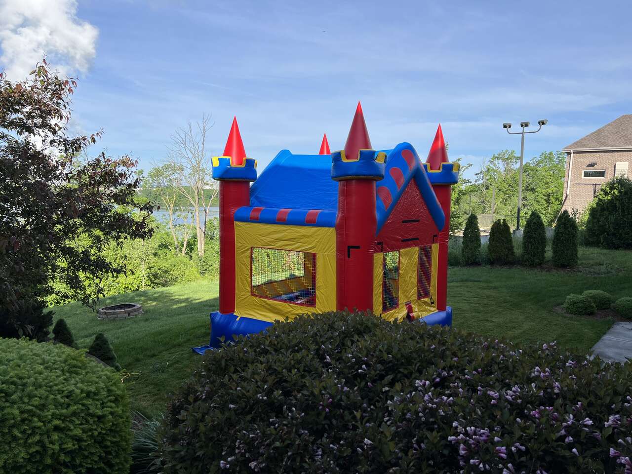 bounce house rentals by Fun Bounces Rental in Downers Grove IL 60515