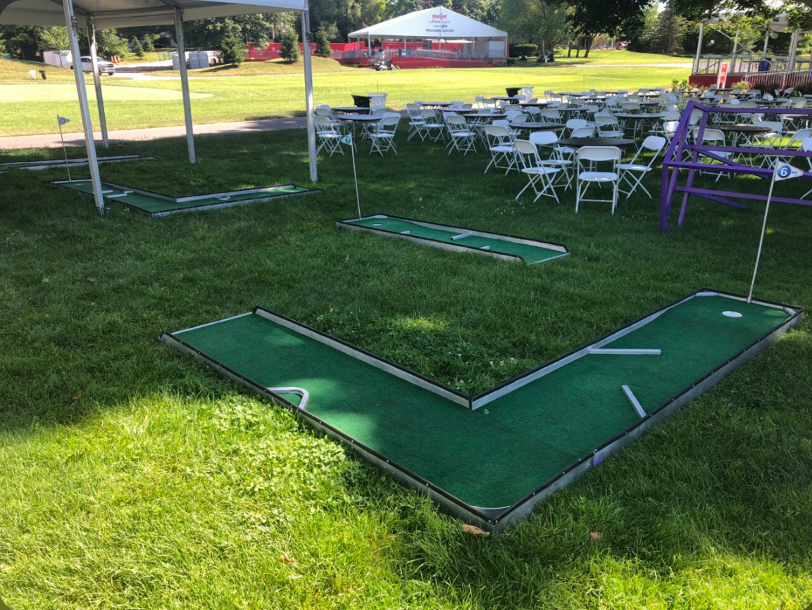 the best portable mini golf rentals by Fun Bounces Rental in Shorewood IL 60404