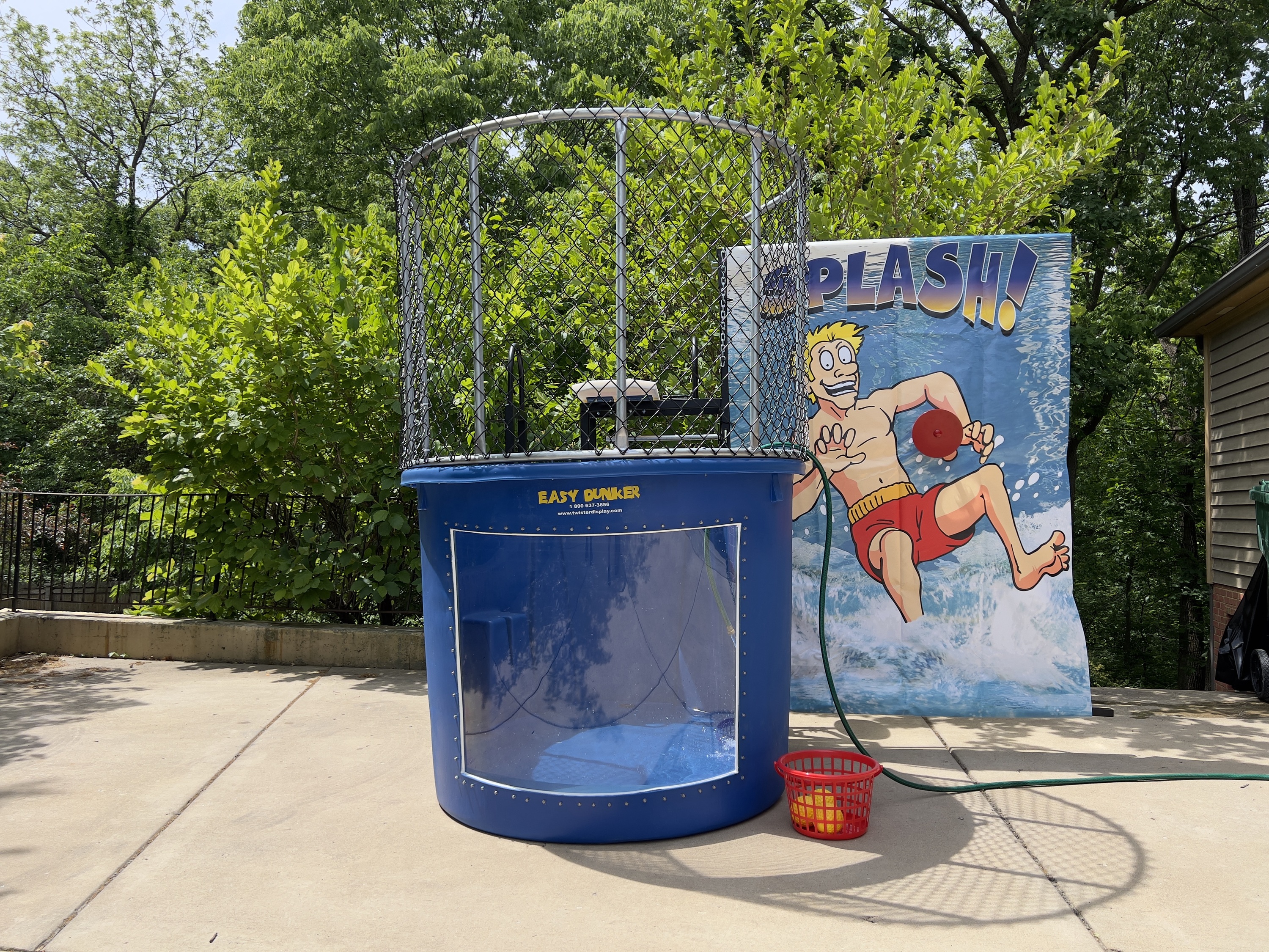 rent a dunk tank from Fun Bounces Rental in Shorewood IL 60404