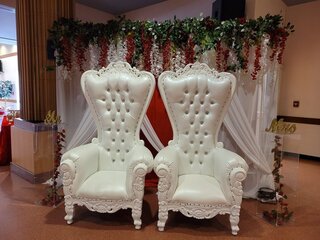 throne chairs