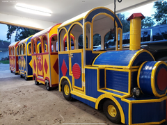 Trackless train