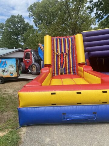 Inflatable Velcro Wall