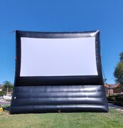 Skyline Screen - Crowds up to 1,200
