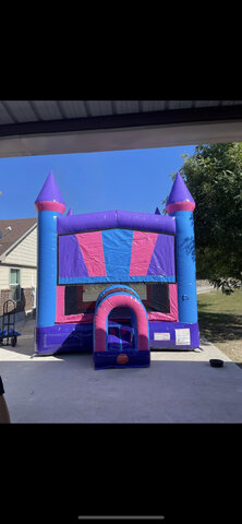 Freedom Bounce Castle (cotton candy color)