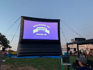 Skyline Screen - Crowds up to 1,200