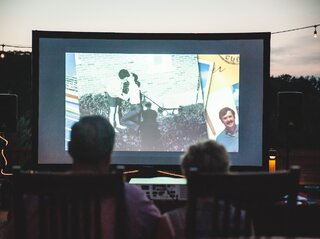 16' Projecto Screen - Crowds up to 50
