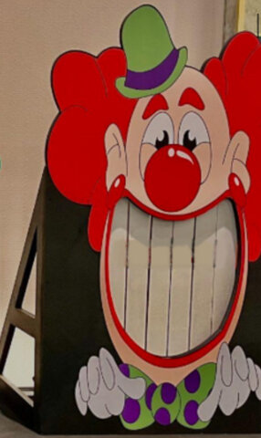 Big Clown Tooth Carnival Game 