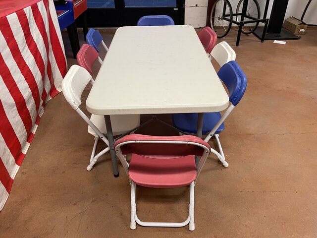 Kiddie Table with 8 Chairs 