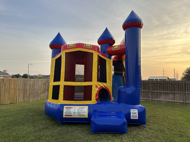 Kings Castle 4 in 1 with Slide (Dry Only)