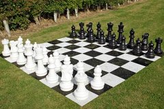 Giant Chess