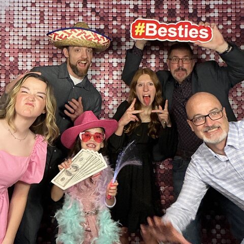 photo-booth-backdrop-props-rental