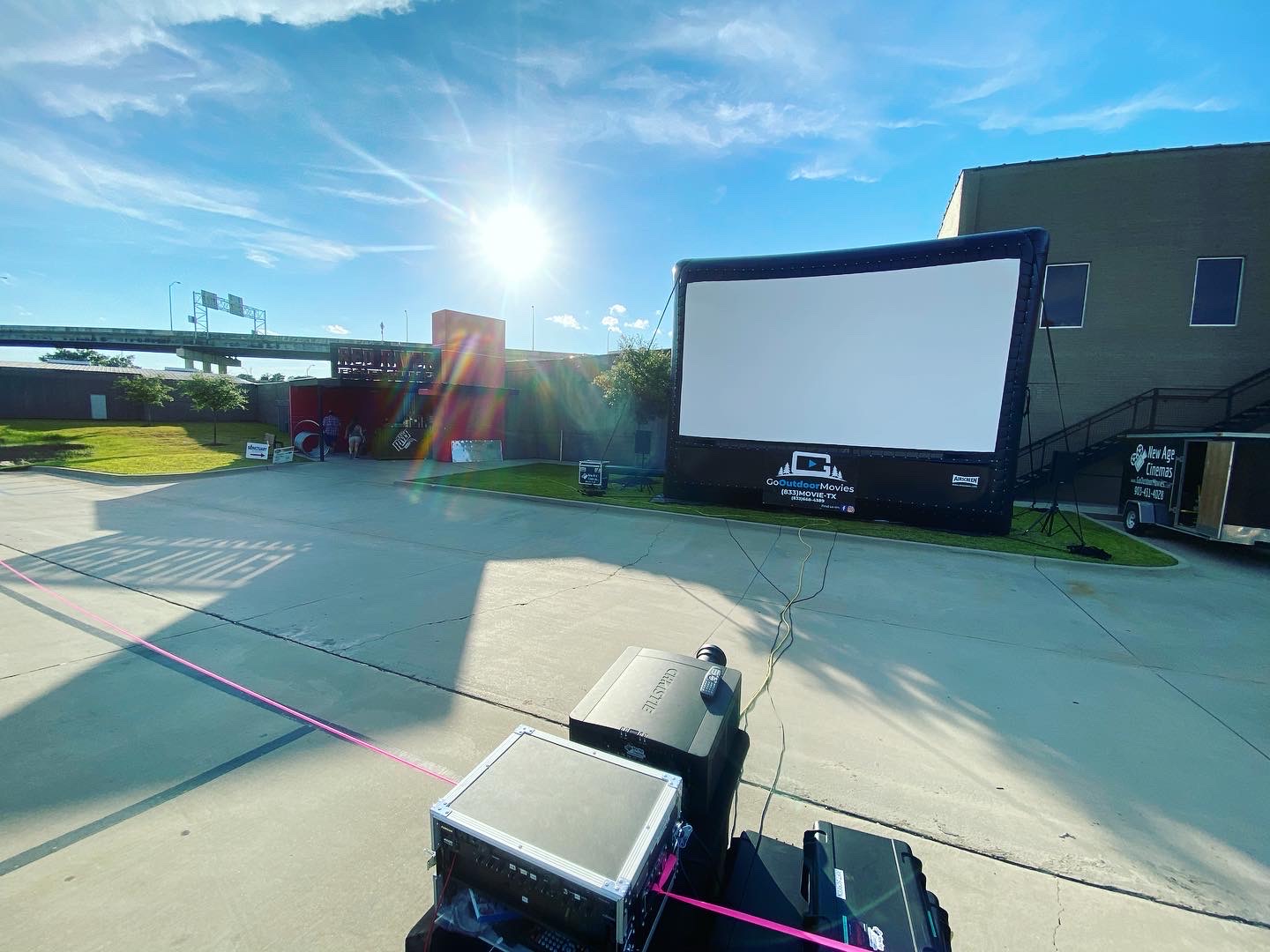 giant projector screen rental