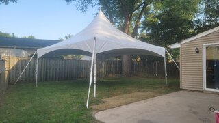 40 Guest Tent Package w/Round Tables