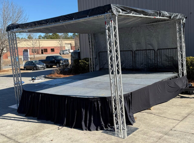 20’x16’ Stage With Trust And Canopy 