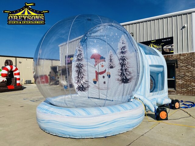 Snow Globe (For Pictures) With 1 Attendant